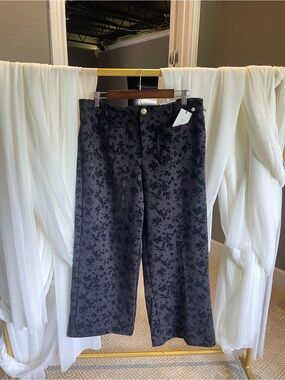 Black Floral Print Wide-Leg Women’s Pants